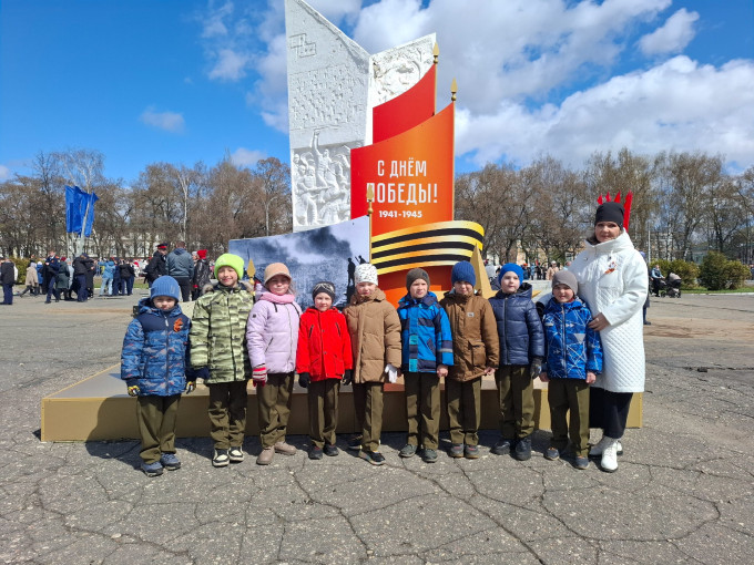 Школьный Парад Победы Школьный Парад Победы.